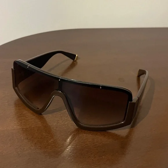 Stella McCartney 2025 runway Brown Sunglasses - Picture 2 of 8